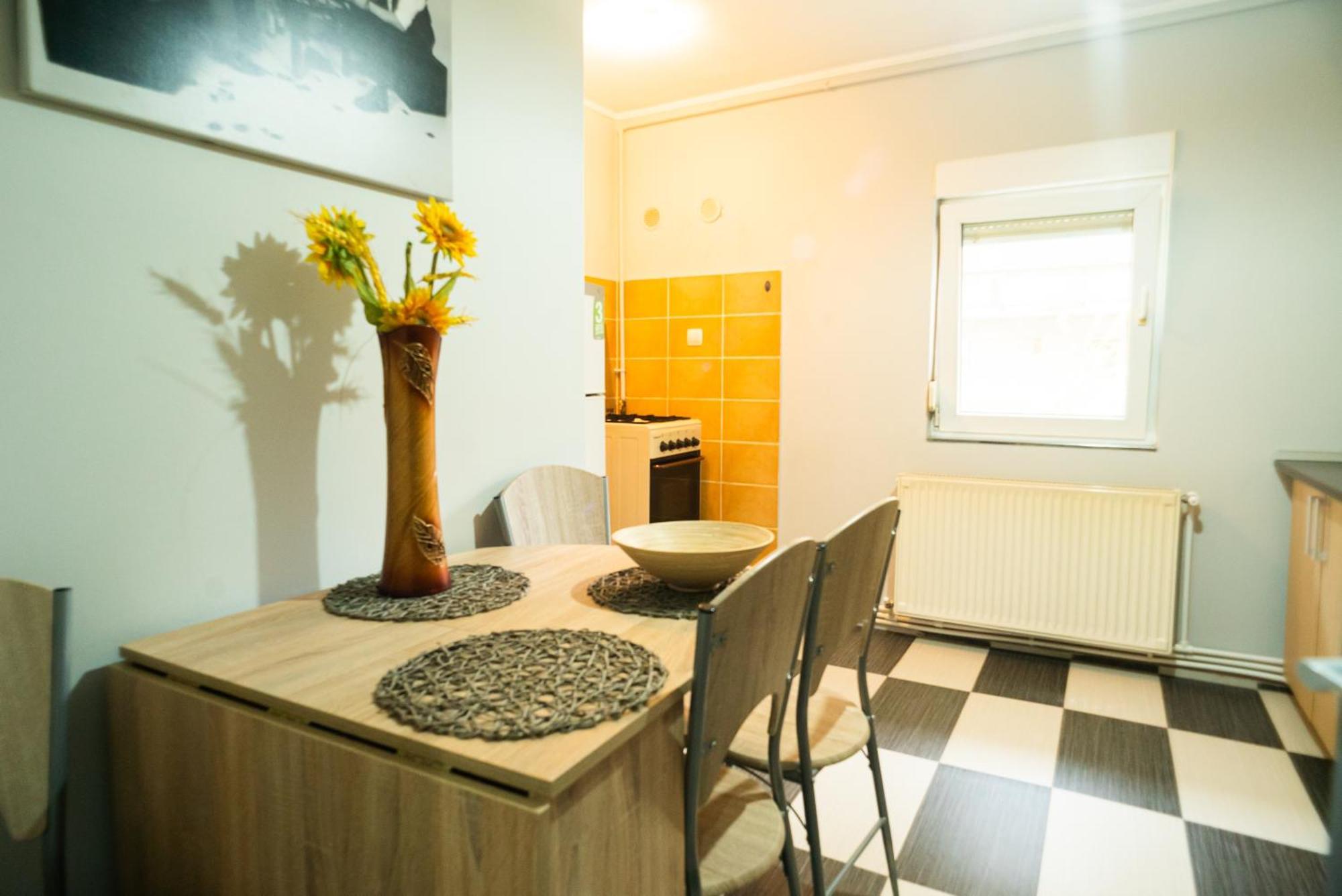 Apartament Dacul Hunedoara Buitenkant foto