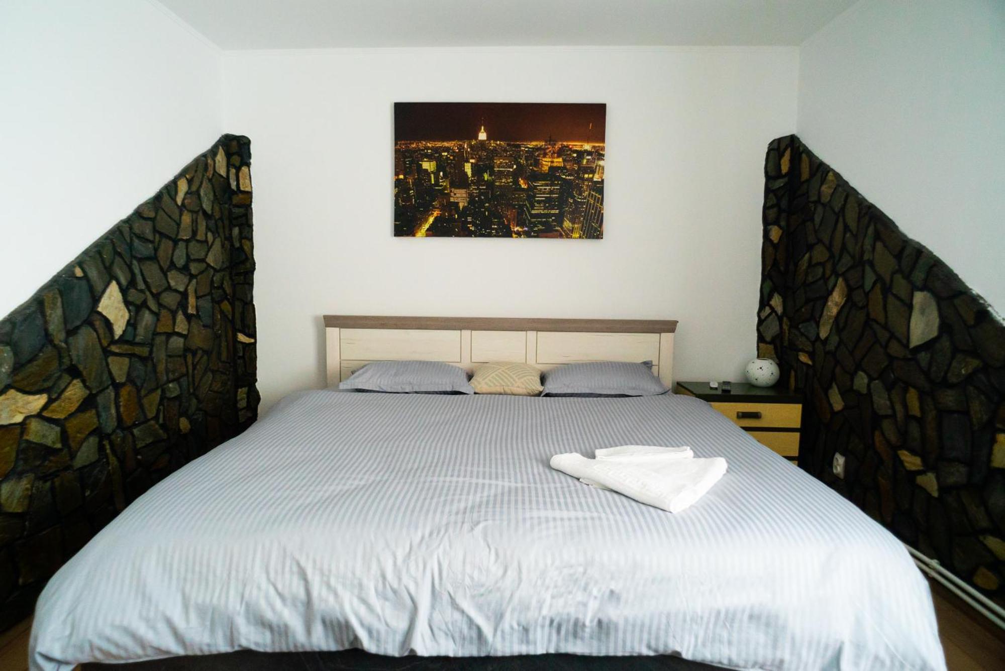 Apartament Dacul Hunedoara Buitenkant foto